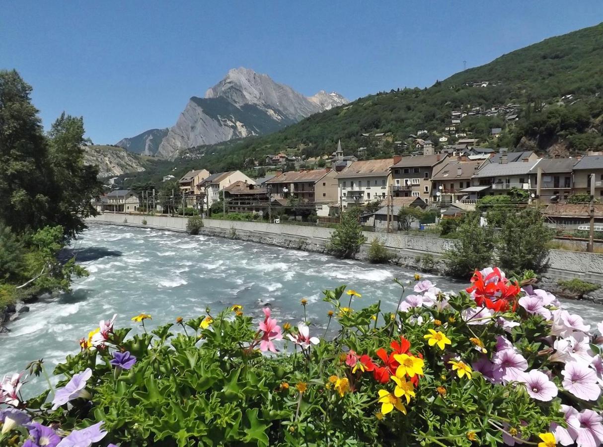 3 A La Montagne